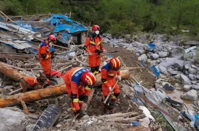油動式大載荷長航時無人直升機——打造我國應(yīng)急救援、防汛救災、森林草原消防的“新質(zhì)戰(zhàn)斗力”！